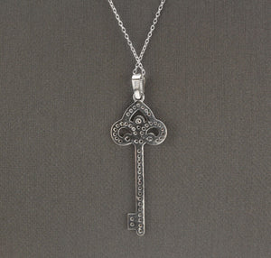 0.60Ct Stunning 14K Solid White Gold Diamond Key Pendant Necklace