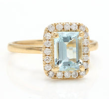 Load image into Gallery viewer, 2.10 Carats Impressive Natural Aquamarine and Diamond 14K Yellow Gold Ring