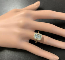 Load image into Gallery viewer, 2.10 Carats Impressive Natural Aquamarine and Diamond 14K Yellow Gold Ring