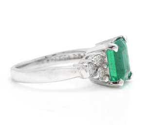 2.90 Carats Natural Emerald and Diamond 14K Solid White Gold Ring