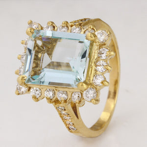5.15 Carats Natural Aquamarine and Diamond 14K Solid Yellow Gold Ring