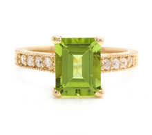 Load image into Gallery viewer, 3.20 Carats Impressive Natural Peridot and Diamond 14K Yellow Gold Ring
