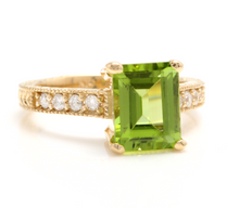 Load image into Gallery viewer, 3.20 Carats Impressive Natural Peridot and Diamond 14K Yellow Gold Ring