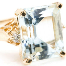 Load image into Gallery viewer, 6.58 Carats Impressive Natural Aquamarine and Diamond 14K Yellow Gold Ring
