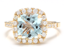 Load image into Gallery viewer, 3.10 Carats Impressive Natural Aquamarine and Diamond 14K Yellow Gold Ring
