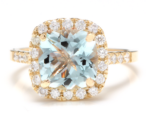 3.10 Carats Impressive Natural Aquamarine and Diamond 14K Yellow Gold Ring