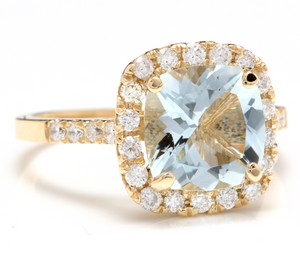 3.10 Carats Impressive Natural Aquamarine and Diamond 14K Yellow Gold Ring