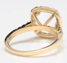 Load image into Gallery viewer, 3.10 Carats Impressive Natural Aquamarine and Diamond 14K Yellow Gold Ring