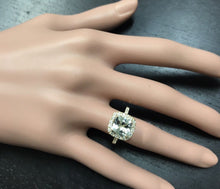 Load image into Gallery viewer, 3.10 Carats Impressive Natural Aquamarine and Diamond 14K Yellow Gold Ring