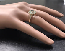 Load image into Gallery viewer, 3.10 Carats Impressive Natural Aquamarine and Diamond 14K Yellow Gold Ring