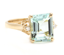 Load image into Gallery viewer, 3.58 Carats Impressive Natural Aquamarine and Diamond 14K Yellow Gold Ring