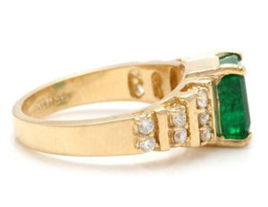 2.80 Carats Natural Emerald and Diamond 14K Solid Yellow Gold Ring