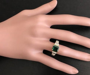 2.80 Carats Natural Emerald and Diamond 14K Solid Yellow Gold Ring
