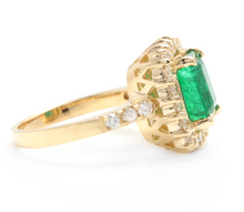 Load image into Gallery viewer, 4.10 Carats Natural Emerald and Diamond 18K Solid Yellow Gold Ring