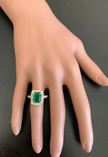 Load image into Gallery viewer, 4.10 Carats Natural Emerald and Diamond 18K Solid Yellow Gold Ring
