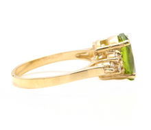 Load image into Gallery viewer, 3.25 Carats Impressive Natural Peridot and Diamond 14K Yellow Gold Ring