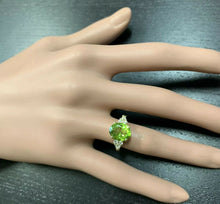 Load image into Gallery viewer, 3.25 Carats Impressive Natural Peridot and Diamond 14K Yellow Gold Ring