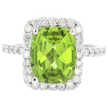 Load image into Gallery viewer, 4.20 Carats Impressive Natural Peridot and Diamond 14K White Gold Ring