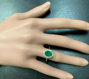 2.50 Carats Exquisite Emerald and Diamond 14K Solid Yellow Gold Ring