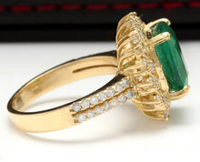 Load image into Gallery viewer, 4.50 Carats Natural Emerald and Diamond 14K Solid Yellow Gold Ring