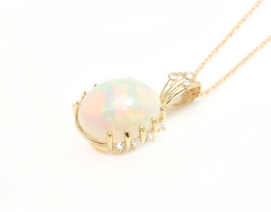 6.70Ct Natural Ethiopian Opal and Diamond 14K Solid Yellow Gold Necklace