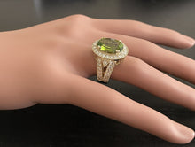 Load image into Gallery viewer, 7.60 Carats Impressive Natural Peridot and Diamond 14K Yellow Gold Ring
