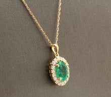 Load image into Gallery viewer, 2.10Ct Natural Emerald and Diamond 14K Solid Yellow Gold Necklace