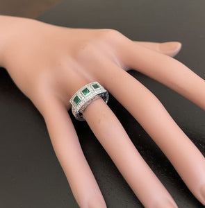 Spectacular Natural Emerald and Diamond 14K Solid White Gold Ring