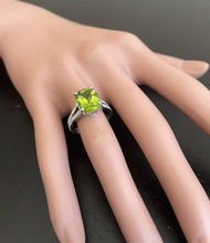 Load image into Gallery viewer, 5.00 Carats Natural Peridot and Diamond 14K Solid White Gold Ring