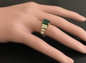2.05 Carats Natural Emerald and Diamond 14K Solid Yellow Gold Ring