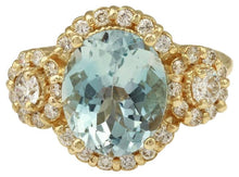 Load image into Gallery viewer, 4.50 Carats Exquisite Natural Aquamarine and Diamond 14K Solid Yellow Gold Ring