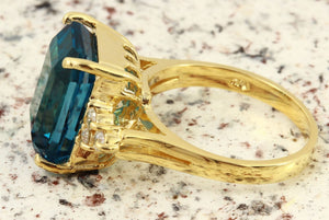 9.85 Carats Natural Impressive London Blue Topaz and Diamond 14K Yellow Gold Ring