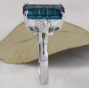 8.85 Carats Natural Impressive London Blue Topaz and Diamond 14K White Gold Ring