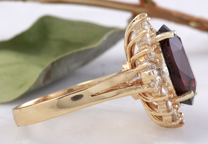 10.10 Carats Impressive Red Garnet and Natural Diamond 14K Yellow Gold Ring