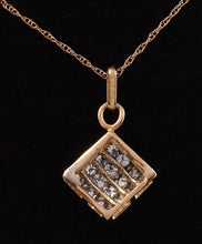 Load image into Gallery viewer, Splendid .90 Carats Natural Diamond 14K Solid Yellow Gold Pendant Necklace