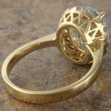 Load image into Gallery viewer, 2.75 Carats Exquisite Natural Aquamarine and Diamond 14K Solid Yellow Gold Ring