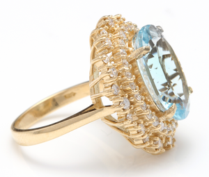 11.40 Carats Exquisite Natural Aquamarine and Diamond 14K Solid Yellow Gold Ring