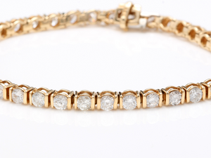 Very Impressive 5.70 Carats Natural Diamond 14K Solid Yellow Gold Bracelet