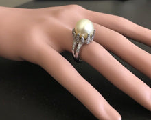 Load image into Gallery viewer, Splendid Natural South Sea Pearl and Diamond 14K Solid White Gold Ring