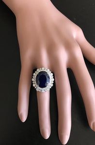 13.50 Carats Exquisite Natural Blue Sapphire and Diamond 14K Solid White Gold Ring