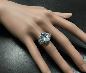 7.80 Carats Exquisite Natural Aquamarine and Diamond 14K Solid White Gold Ring