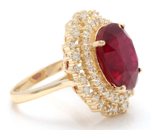17.60 Carats Impressive Red Ruby and Diamond 14K Yellow Gold Ring