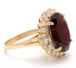 9.95 Carats Impressive Red Garnet and Natural Diamond 14K Yellow Gold Ring