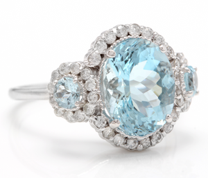 6.90 Carats Exquisite Natural Aquamarine and Diamond 14K Solid White Gold Ring