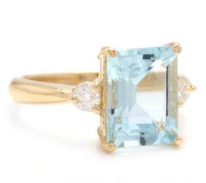 3.28 Carats Impressive Natural Aquamarine and Diamond 14K Yellow Gold Ring