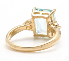 Load image into Gallery viewer, 3.28 Carats Impressive Natural Aquamarine and Diamond 14K Yellow Gold Ring