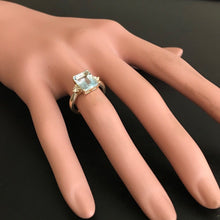 Load image into Gallery viewer, 3.28 Carats Impressive Natural Aquamarine and Diamond 14K Yellow Gold Ring