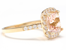 Load image into Gallery viewer, 3.10 Carats Impressive Natural Morganite and Diamond 14K Yellow Gold Ring