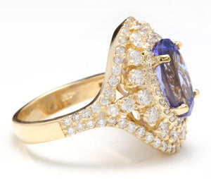 5.50 Carats Natural Splendid Tanzanite and Diamond 14K Solid Yellow Gold Ring