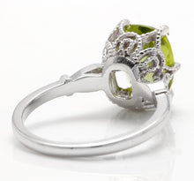 Load image into Gallery viewer, 3.00 Carats Impressive Natural Peridot and Diamond 14K White Gold Ring